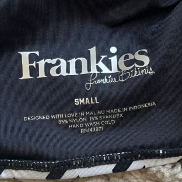 Frankies Bikinis Kendall Tie-Shoulder Bikini Top in Houndstooth Size SMALL - Picture 4 of 5